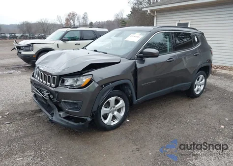 2018 Jeep Compass Latitude 4X4 from USA, damaged, VIN 3C4NJDBB9JT366682